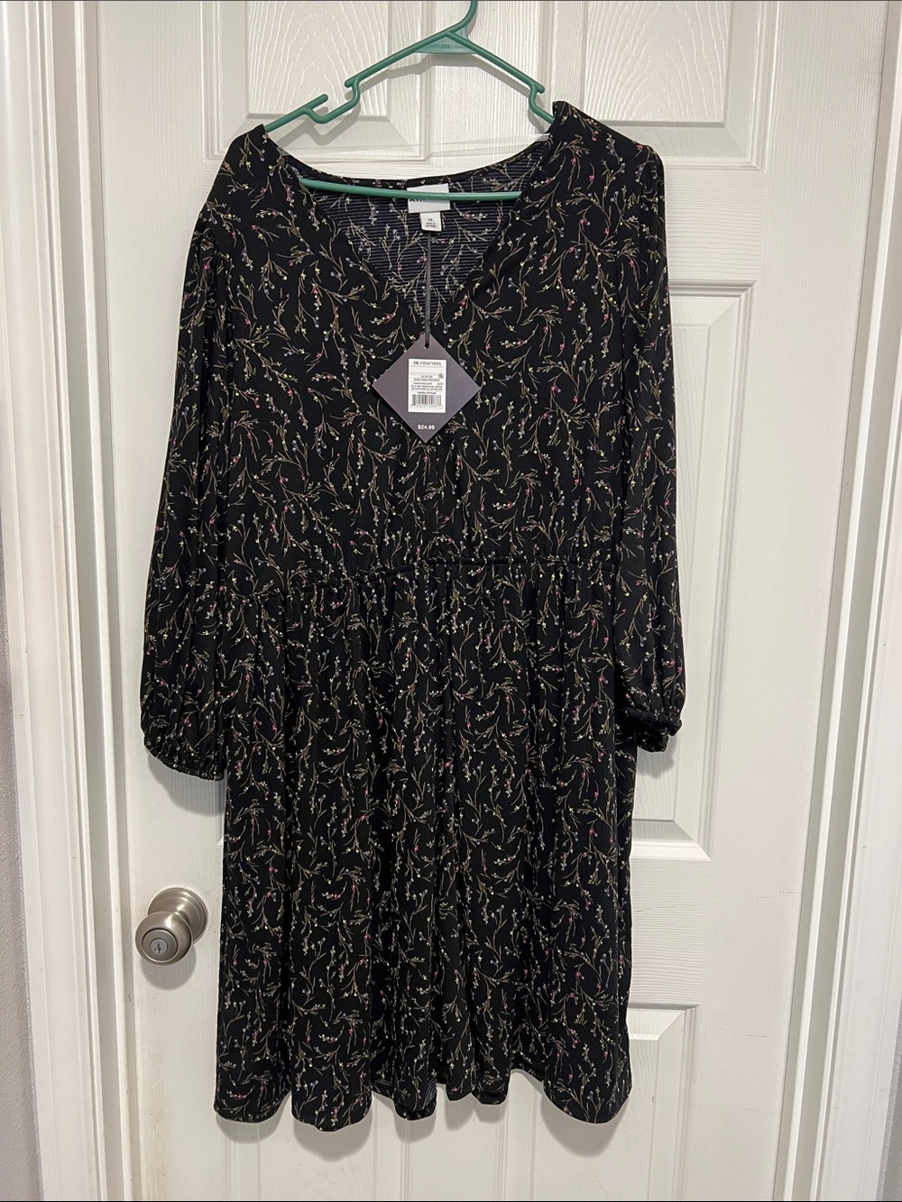 Ava and Viv. Black Floral Long Sleeve V-Neck Dress - Classic Feminine Style